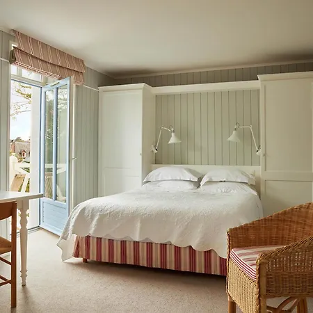 Le Grand Des Bains & - Bretagne Hotel